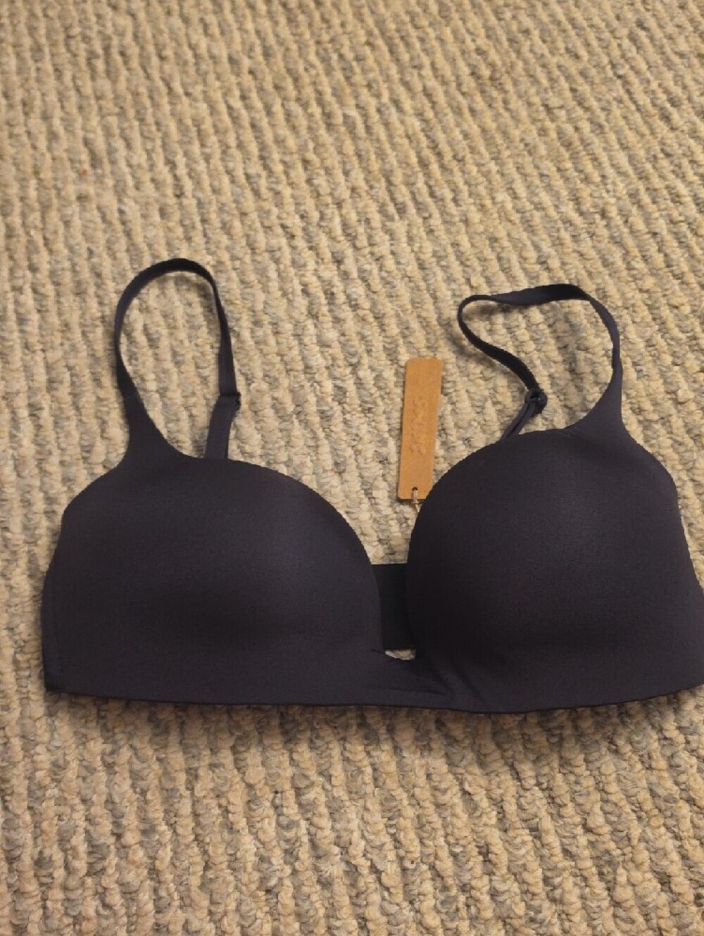 SKIMS Wireless Form Square Neck Bra Size 34DD - Picture 3 of 5